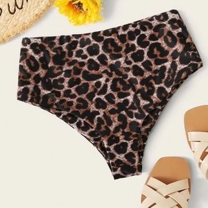 NWT High Waisted Cheeky Cheetah Bottoms Size L